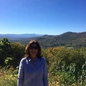 Meet your Posher, Laura